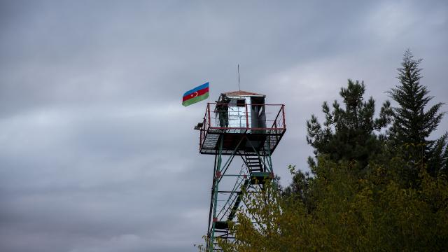 Ermenistan askerleri sınırdaki Azerbaycan mevzilerine ateş açtı