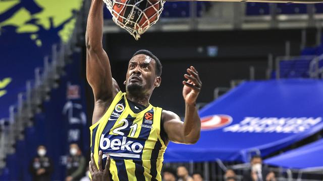 Dyshawn Pierre 3 yıl daha Fenerbahçede