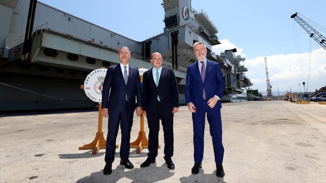 Bakan Akar İngiliz ve İtalyan mevkidaşı ile görüştü