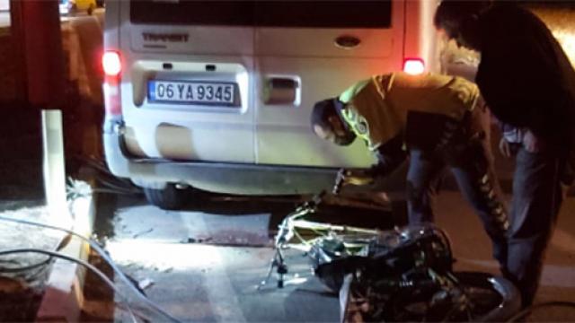 Konyada minibüs ile motosiklet çarpıştı: 2 yaralı