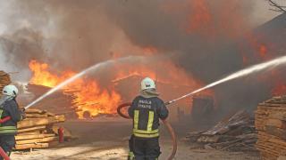 Muğla'da kereste atölyesinde yangın