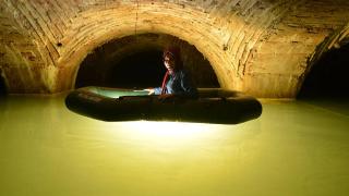 Tarihi Yarımada'nın su yolları botla keşfedildi