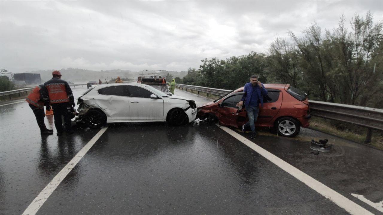 Anadolu Otoyolu'nda 10 aracın karıştığı iki ayrı zincirleme kaza