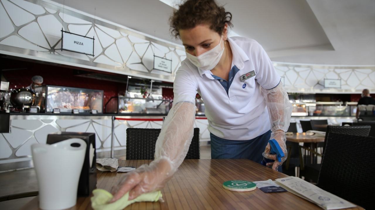 "25 ülkeden misafirimiz var"