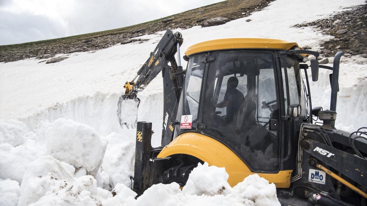 "Bir yanımız bahar bir yanımız kış"