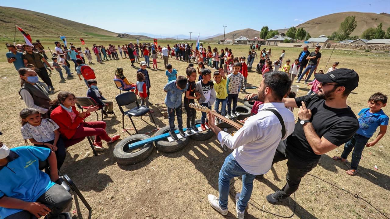 "Mahalleliler ve öğretmen arkadaşlarımla tek yürek olduk"