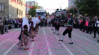 Isparta'da gül konvoyu düzenlendi