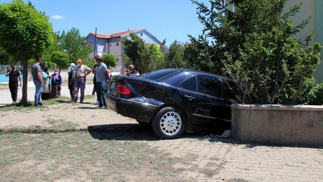 Sivasta iki otomobil çarpıştı: 1 yaralı