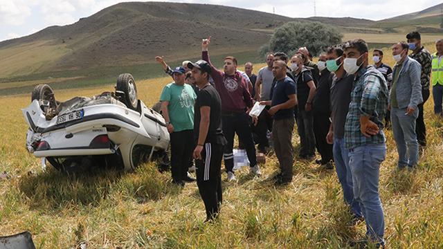 Yozgatta otomobil tarlaya devrildi: 1 ölü, 1 yaralı