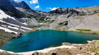 Işıkla suyun buluştuğu zirve: Artabel Gölleri Tabiat Parkı