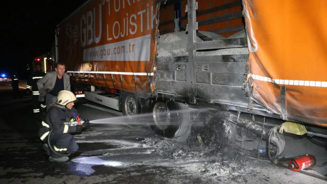 Anadolu Otoyolunun Bolu kesiminde 2 tırda yangın