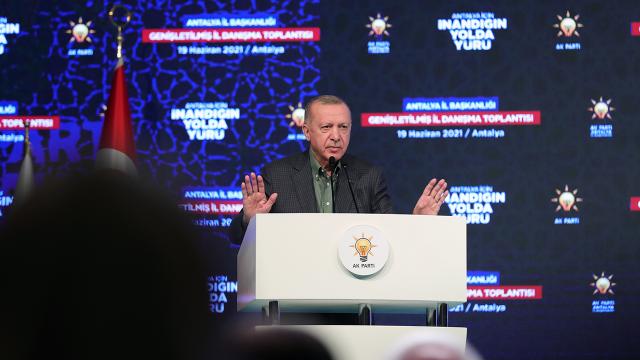 Cumhurbaşkanı Erdoğan: İzmirdeki provokatif saldırıyı en şiddetli şekilde kınıyoruz