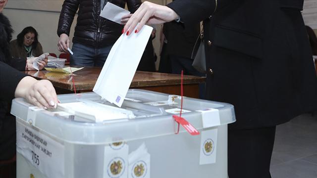 Ermenistanda oy verme işlemi sona verdi