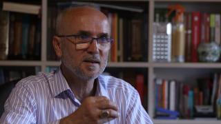 Şehit oğluna hasretini şiirle anlatıyor