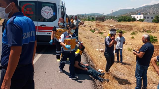 Gaziantepte süt kamyoneti ile tır çarpıştı: 4 yaralı