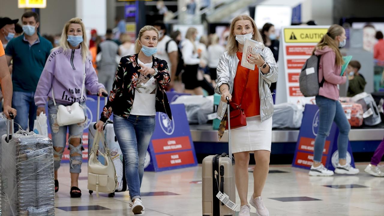 Bugün 12 bin 200 turist bekleniyor