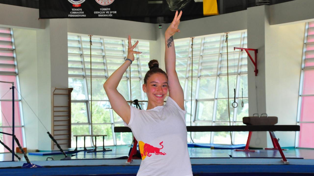 "Rol model olmak bana ekstradan bir sorumluluk yüklüyor"