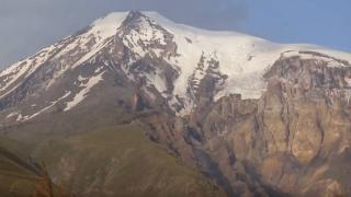 Ağrı Dağı'ndan vadiye çamur aktı