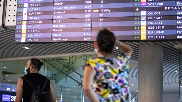 Singapur seyahat yasağını kaldırdı, havayolları web sitesi çöktü