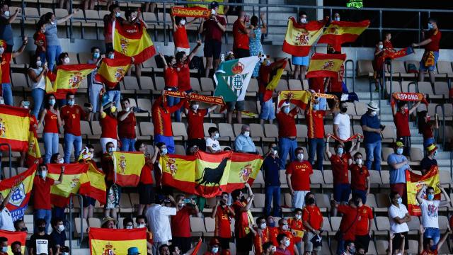 İspanyada futbol ve basketbol maçları seyircili oynanacak