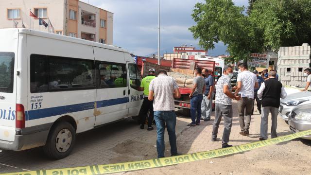 Osmaniyede geri manevra yapan kamyonetin altında kalan kadın hayatını kaybetti