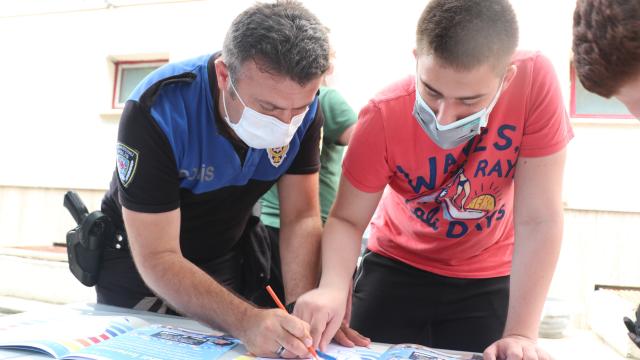 Üsküdarda polis, özel çocuklarla boyama etkinliği gerçekleştirdi