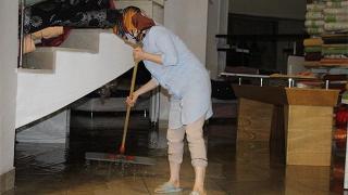 Ankara'da sağanak: Bazı iş yerlerini su bastı