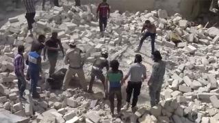 Esed rejimi ve terör örgütleri Suriye halkını evlerinden etti