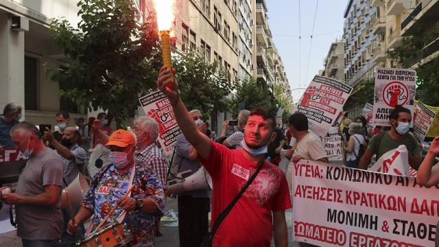 Yunanistanda sağlık çalışanlarından iş durdurma eylemi