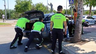 Fedakar polisler öğrenciler için seferber oldu