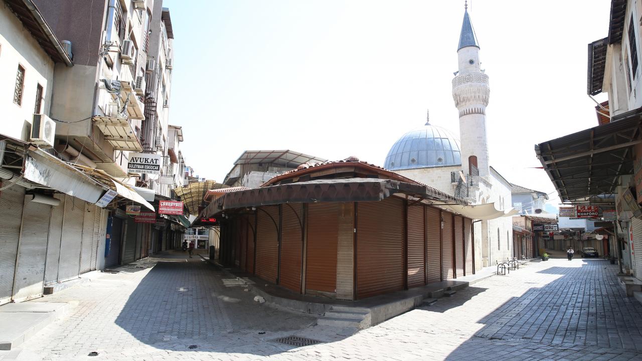 <b>İş yerleri hangi saatlerde çalışacak?</b>