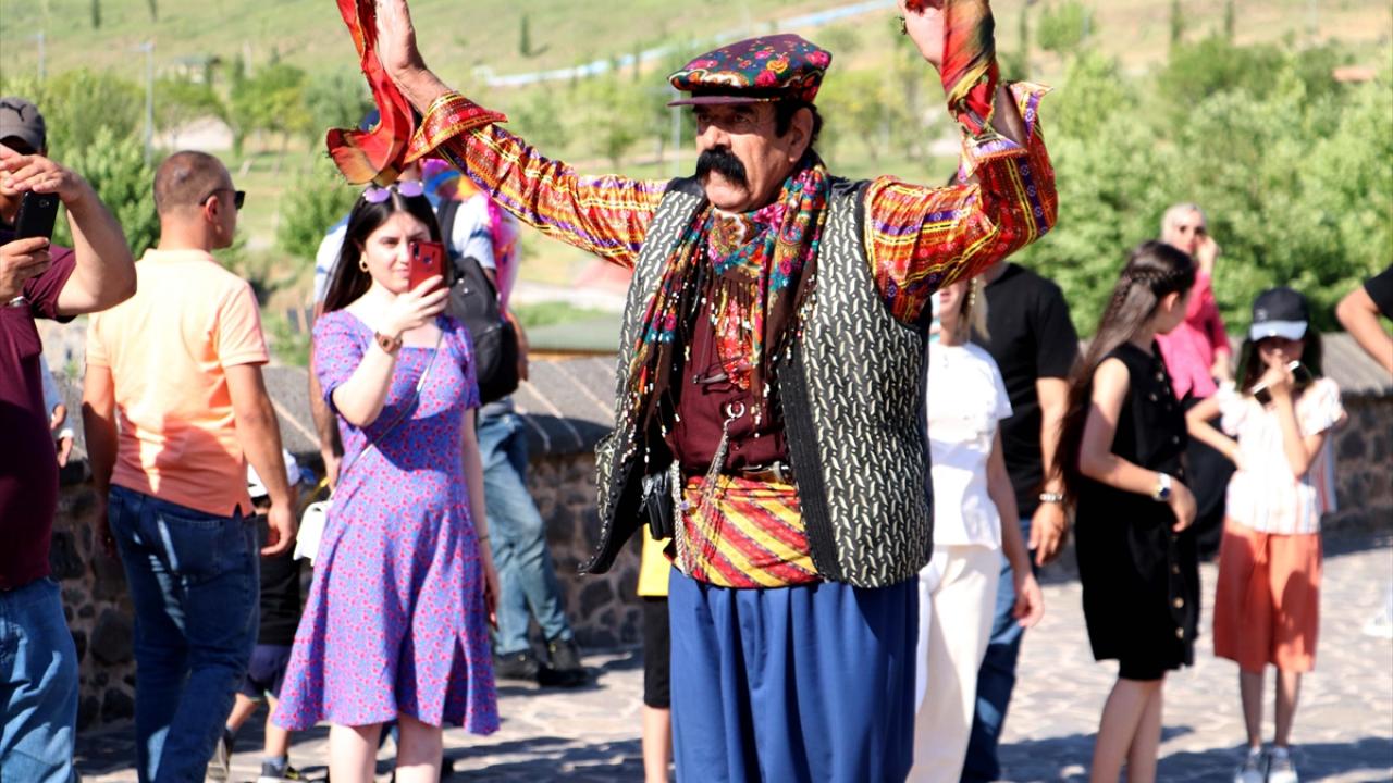 Almanya, İsviçre ve Fransa`dan da takipçileri var