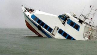 Endonezya'da feribot battı: 6 ölü, 3 kayıp