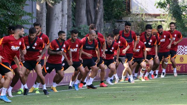 Galatasarayda transfer hareketliliği devam ediyor