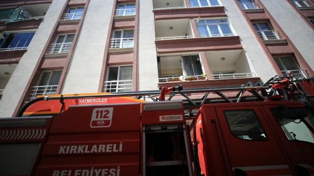 Kırklarelinde evde çıkan yangında dumandan etkilenen çocuk tedavi altına alındı
