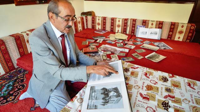 Arşivlediği 3 bin tarihi fotoğrafla yaşadığı kentin görsel hafızası oldu