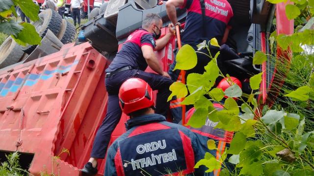 Orduda devrilen kamyonun sürücüsü hayatını kaybetti