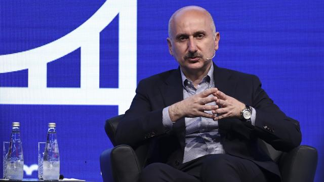 Bakan Karaismailoğlu: Süveyş Kanalını da yapan büyük firmalarla görüşüyoruz