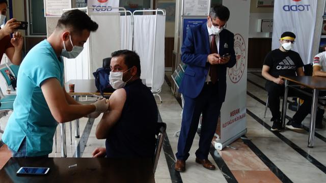Konya YHT Garında kurulan aşı merkezi hizmet vermeye başladı