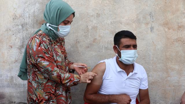 Batmanda aşı ikna ekipleri köyleri gezerek, aşılama çalışması yürütüyor
