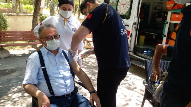 İstanbul Valisi: 65 yaş üstü büyüklerimizin 3. doz aşı oranı yüzde 64