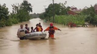 Selde mahsur kalan öğretmen ve öğrenciler kurtarıldı