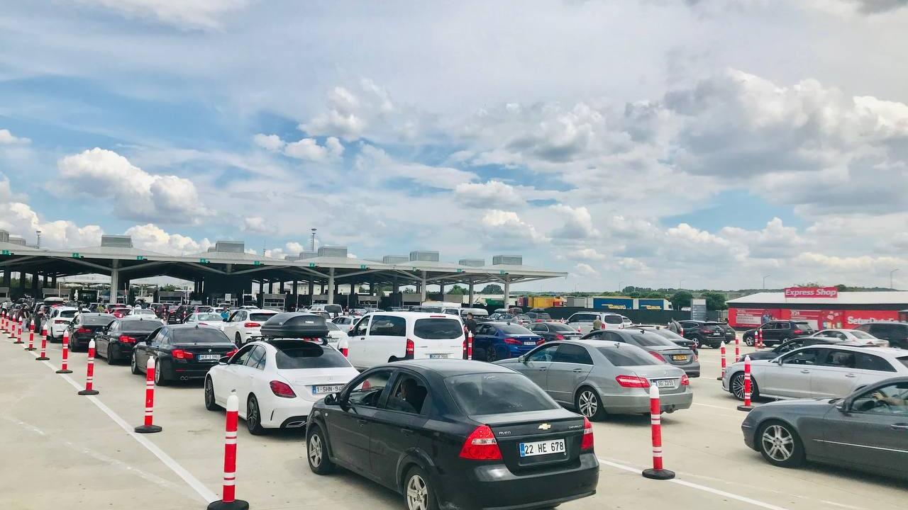 "Sınırdan geçince tüylerin heyecandan diken diken oluyor"