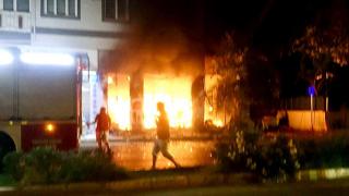 Bursa'da korkutan yangın: Apartman sakinleri sokağa döküldü