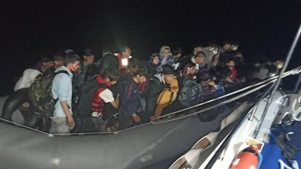 Çanakkale açıklarında 68 düzensiz göçmen yakalandı