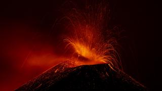 Etna yeniden faaliyete geçti