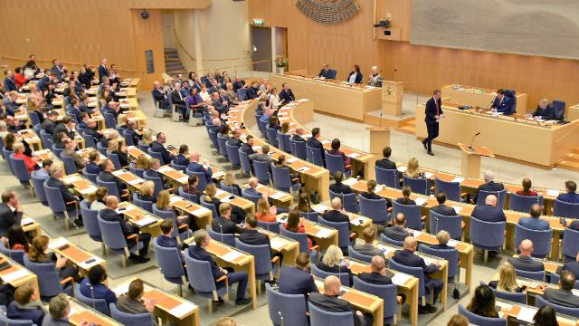 İsveçte koalisyon hükümeti güvenoyu aldı