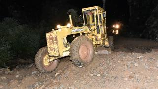 Gümüşhane'de sağanak nedeniyle bazı yollarda hasar oluştu