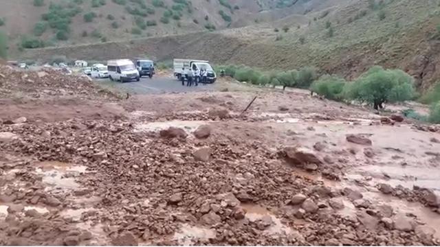 Heyelan nedeniyle kapanan Karlıova-Yedisu kara yolu açıldı
