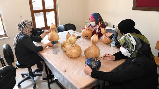 Muş Belediyesi Bilgi Evleri kadınların uğrak yeri oldu